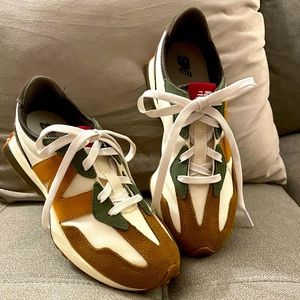 New Balance 327 - Kids 4.5/Wmns 6